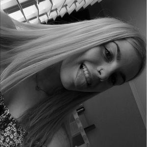 Meet your Posher, Tay